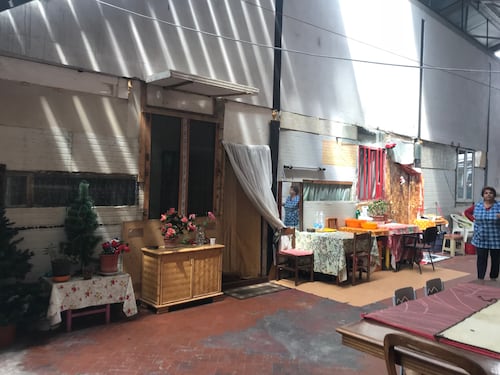 Sporcizia e droga, l'ex fabbrica occupata nella Firenze di Nardella