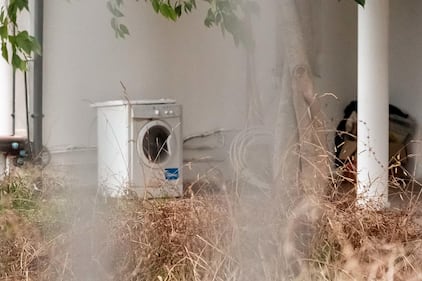 Uno degli immobili in cui alloggiavano i migranti della cooperativa Karibu 4