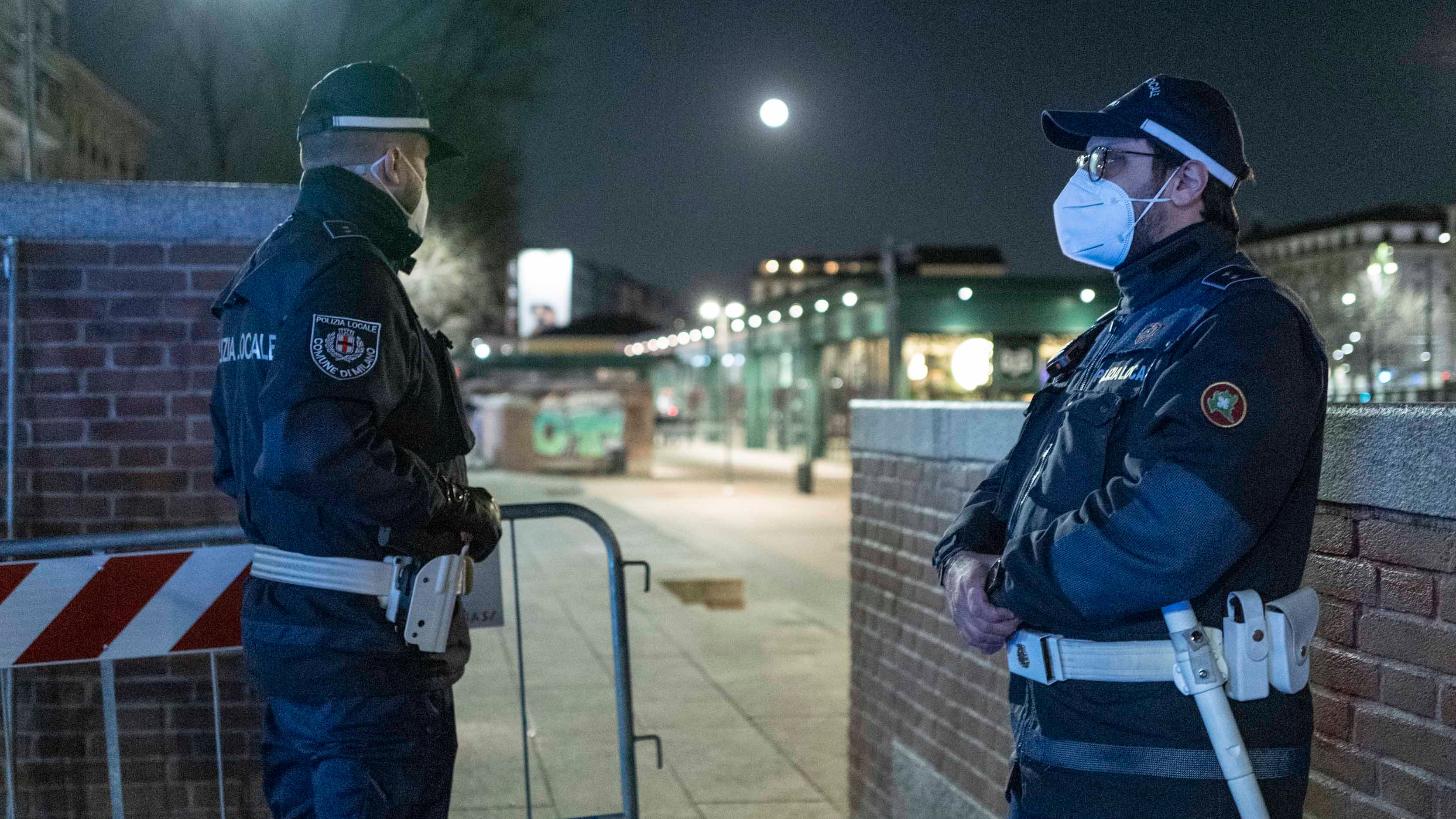 Troppa folla, rischio alto: ore 15, chiudono i Navigli