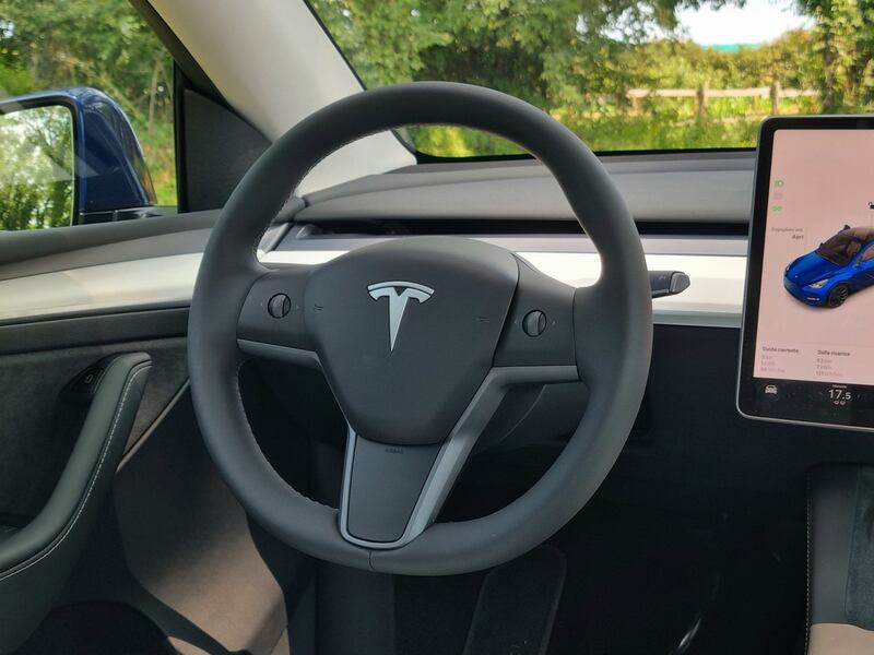 Tesla Model Y RWD 2023, guarda la galleria fotografica 17