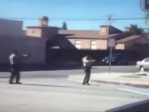 Usa, polizia uccide afroamericano: polemiche per i colpi alle spalle