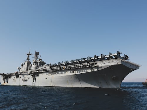 Maduro a bordo dell'Iwo Jima: ecco perché questa nave è un simbolo per gli Usa