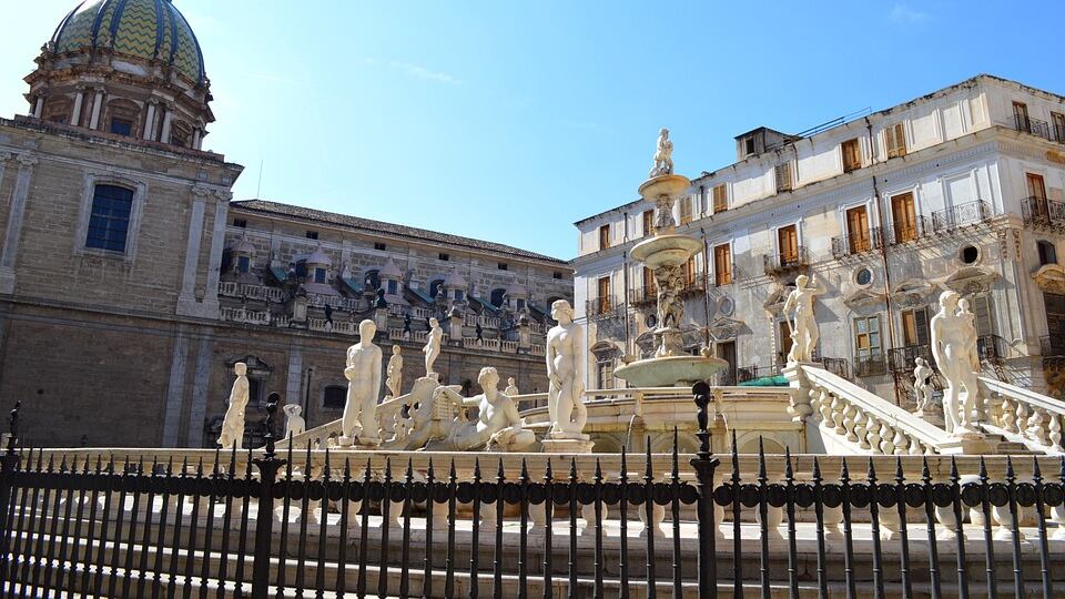 Palermo, M5s espelle i consiglieri dissidenti: fuori Argiroffi e Forello