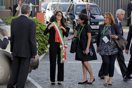 La prima volta con la fascia di Virginia Raggi 3