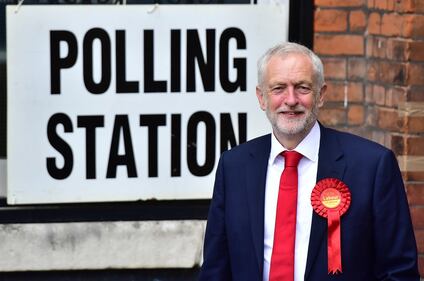 Jeremy Corbyn al voto 6