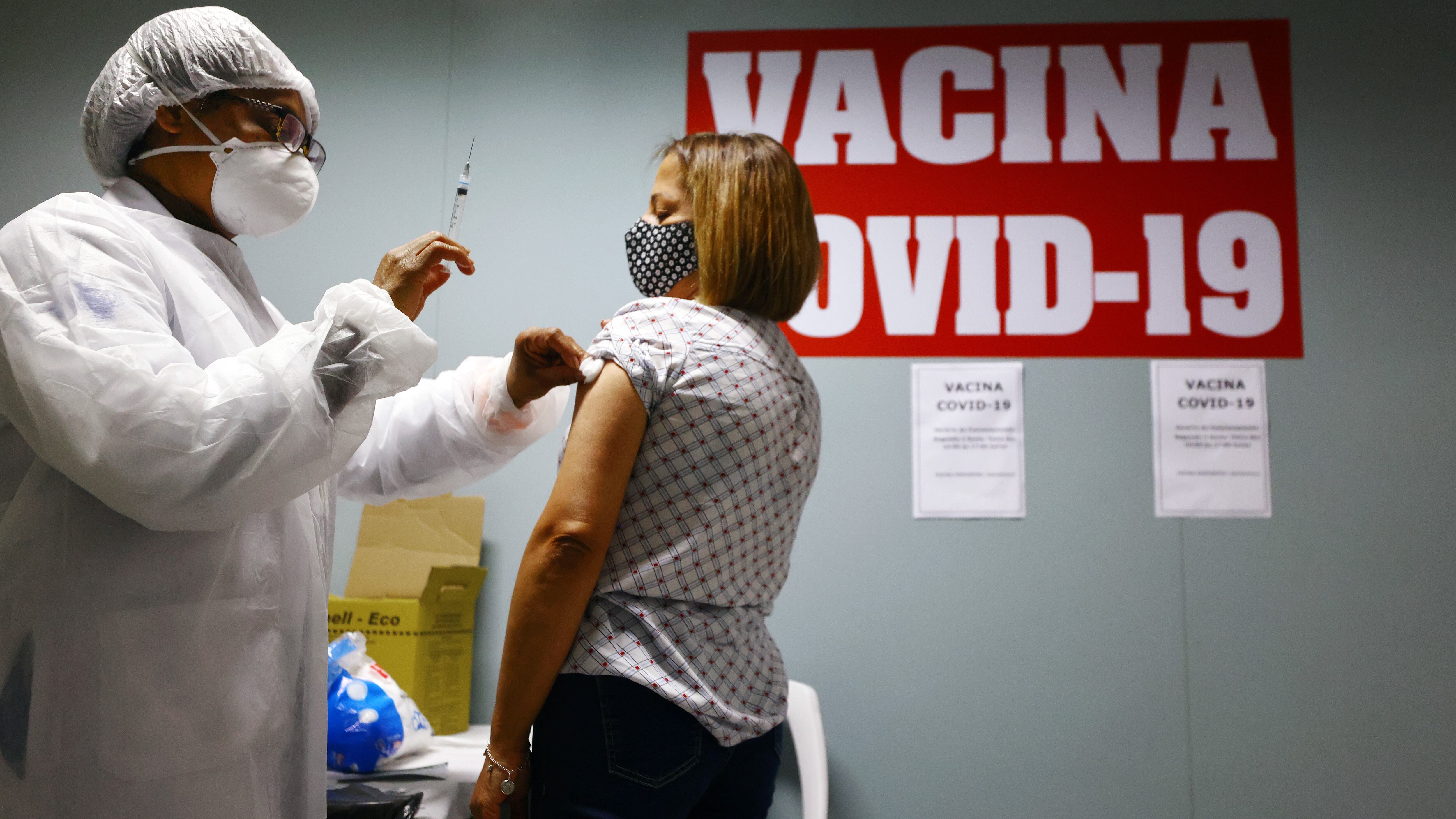 Una dose al 40%. Vaccini ai giovani: tolti i limiti d'età. I piani regionali