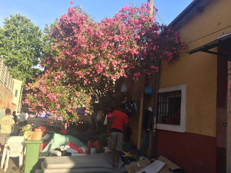 I migranti del Baobab e il degrado di via Cupa 3
