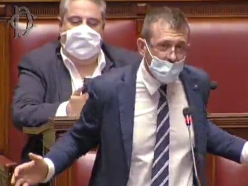 Tensione alla Camera: "Ora la parola 'partigiano' è diventata sconveniente"