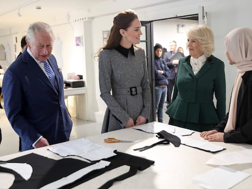 Tutti i malori di Sua Maestà: cosa c'è dietro le operazioni di re Carlo e Kate