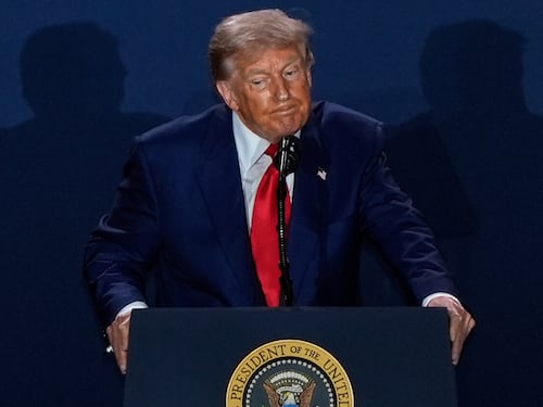 Stop ai viaggi in Usa e dazi: perché è allarme tra Trump e Taiwan e cosa c'entra la Cina