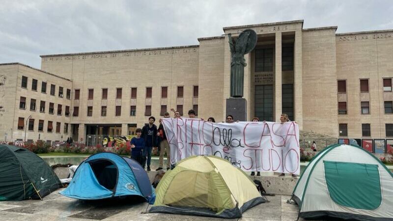 Arriva il fine settimana. E alla Sapienza si smontano le tende