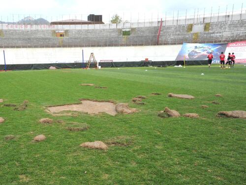 Varese, tifosi devastano lo stadio. Rinviata partita con l'Avellino