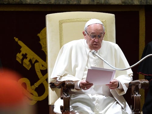 Papa Francesco non basta, cresce il numero di chi si sbattezza
