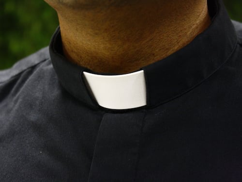 Mancano i sacerdoti, il vescovo affida le parrocchie a donne e laici