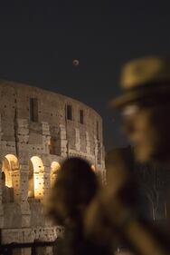 Lo spettacolo dell'eclissi al Colosseo 3