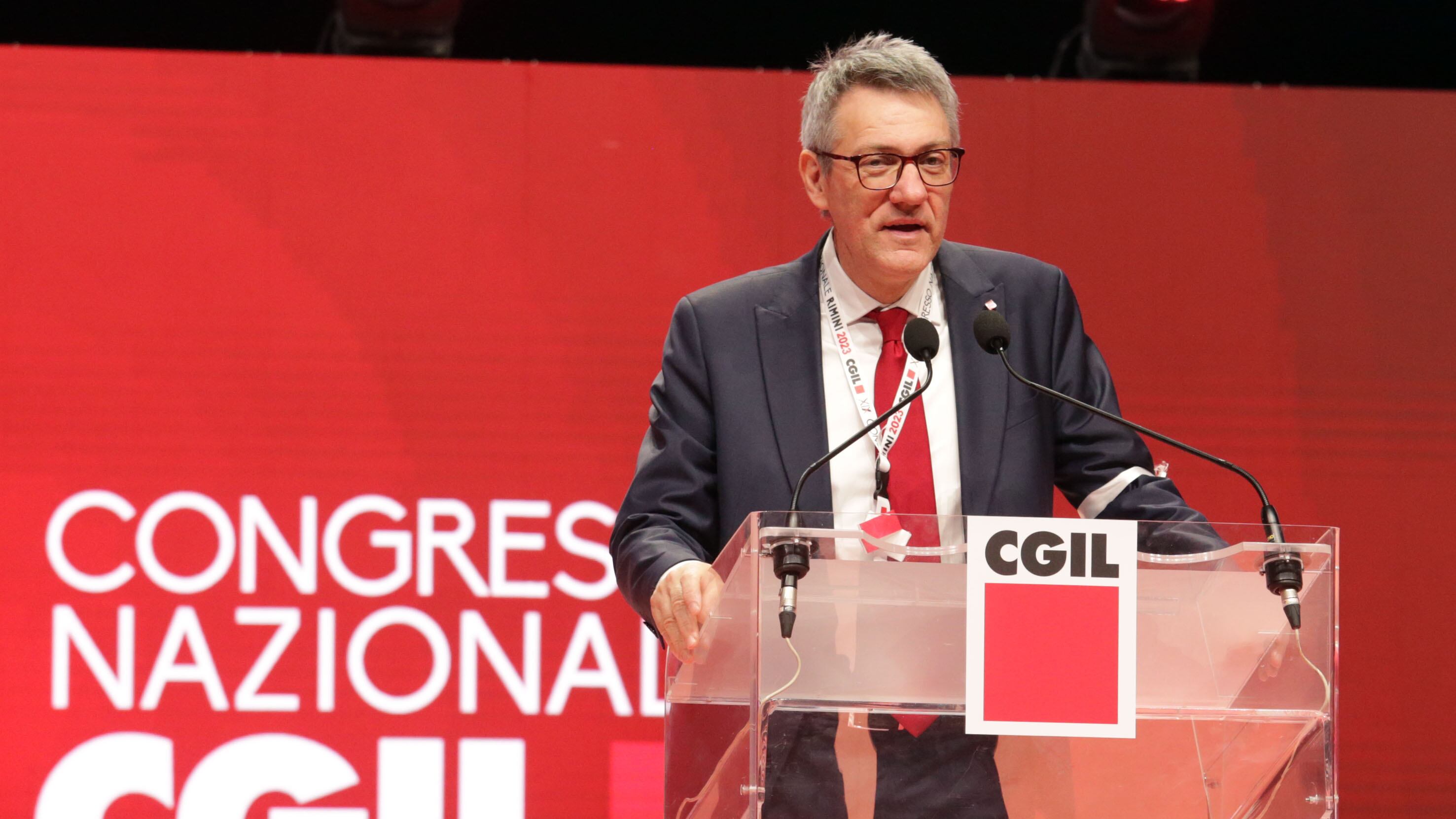 Cgil scatenata contro il decreto Meloni reagisce. Poi al vertice apre. "Il filo non è rotto"