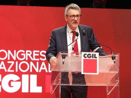 Cgil scatenata contro il decreto Meloni reagisce. Poi al vertice apre. "Il filo non è rotto"