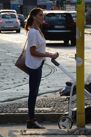 Belen, neo sposa, fa shopping con Santiago 3