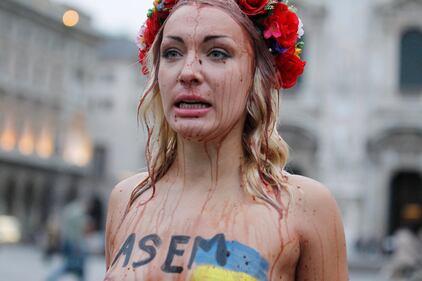 Attiviste Femen fermate in Piazza Duomo 2