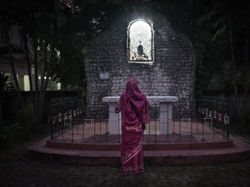Chiesa, cattolici in aumento: ma è crollo delle vocazioni