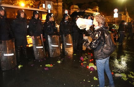Tensioni alla Festa del Pd: blitz dei centri sociali 2