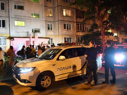 Polizia ucraina fuori dalla casa di Arkadi Babchenko
