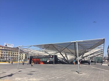 Napoli, piazza Garibaldi e Porta Nolana 4