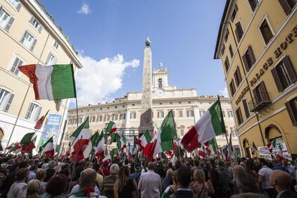FdI e Lega in piazza contro il Conte bis 4