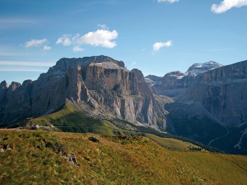 #Dolomitesvives, giornate green per salire al passo Sella