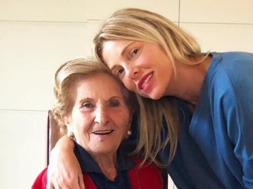 "Mi batte ancora a burraco". Gli auguri di Alessia Marcuzzi per il centenario della nonna