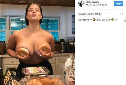 Ashley Graham nuda: mostra le sue ciambelle 8