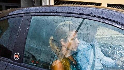 Processo Yara, Marita Comi arriva in Porche in Tribunale