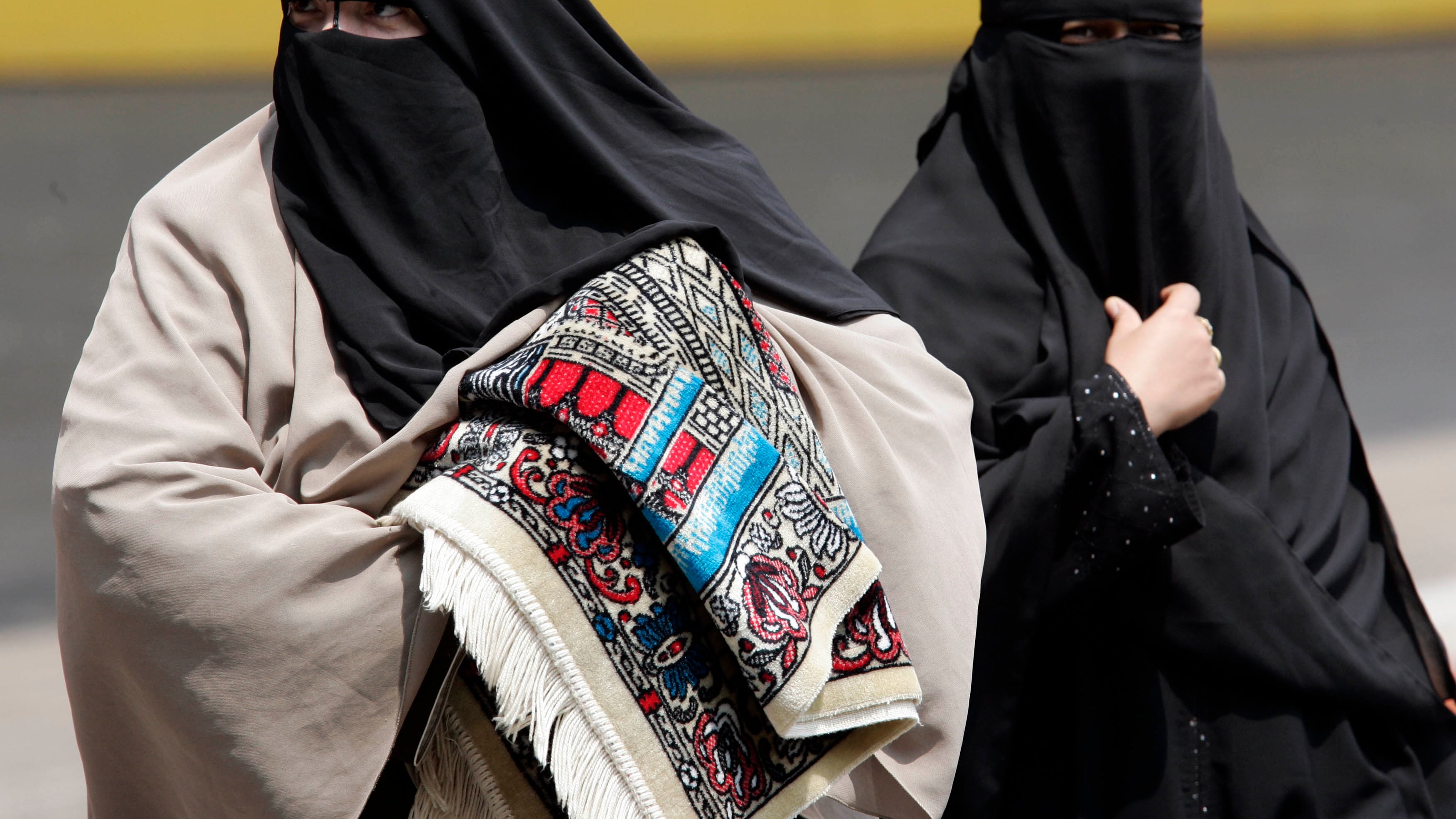 Marocchino investe la figlia ventenne: "Veste da occidentale"