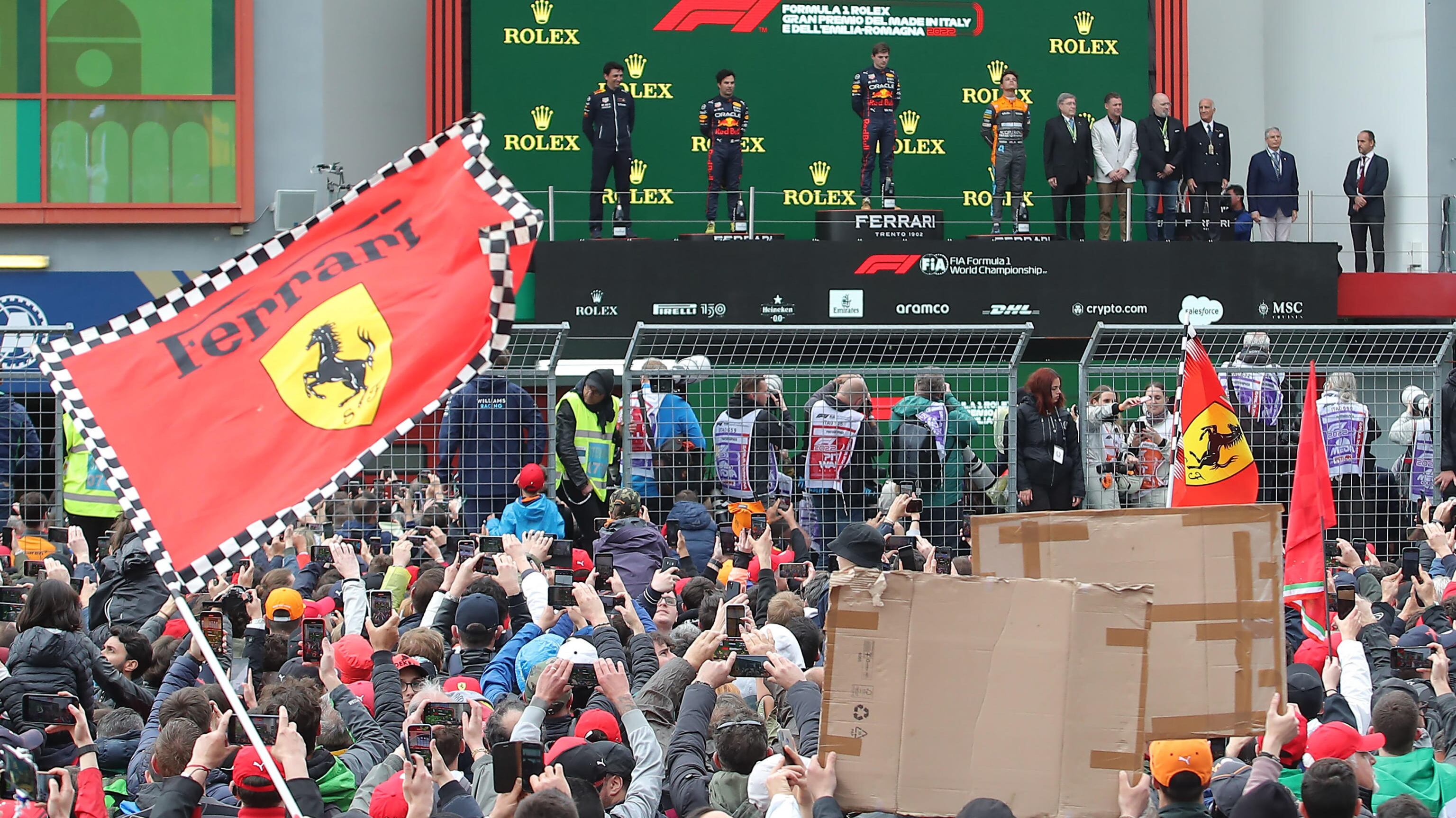 Corale mea culpa dei ferraristi: "Ma torneremo più forti"