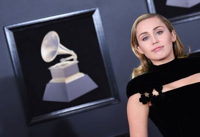Miley Cyrus, incidente di seno su Instagram  7