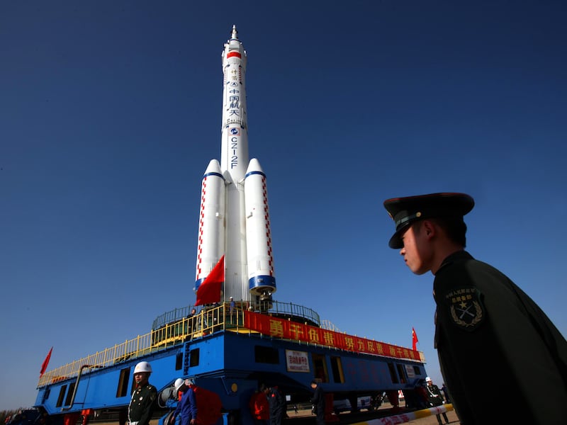Gli Usa svelano il misterioso “Drago Divino” della Cina: cos’è lo spazioplano segreto che allarma il Pentagono