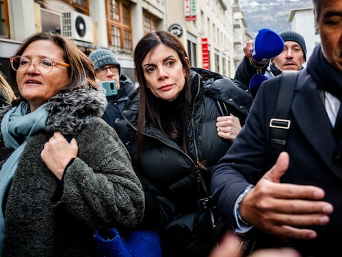 “Per Jessica Moretti pugni e calci al volto”. Lei vuole il divorzio