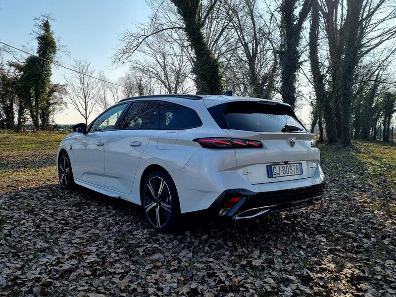 Peugeot 308 SW, guarda le foto 14