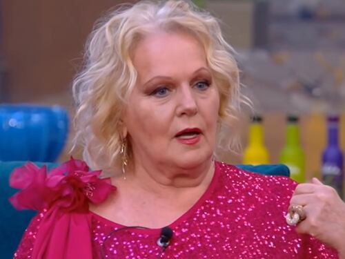 "Tr...ti tiro una scarpa": Katia Ricciarelli fuori controllo