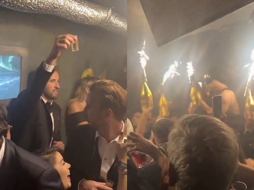 Harry Kane, polemiche per i festeggiamenti per il Pallone d’Oro che richiamano la tragedia di Crans-Montana: cosa è successo