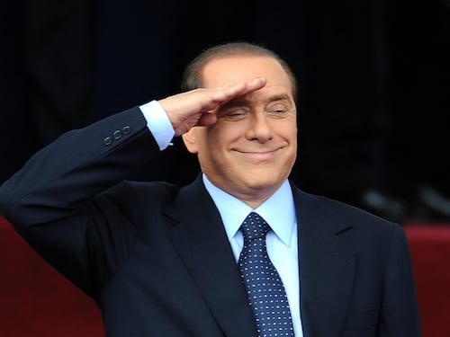 I cani e il leone, il club dei rosiconi e Berlusconi: quindi, oggi...