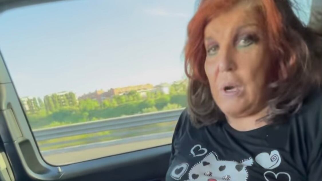 "Dovete morire in una pozza di sangue, figli di una m...": la contessa sbrocca