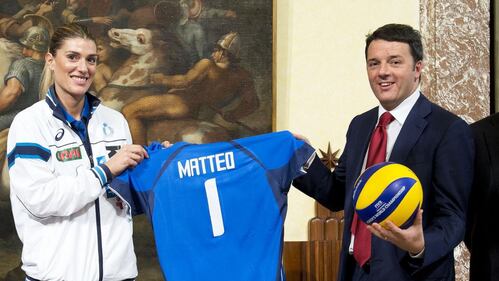 Matteo Renzi e le pallavoliste della nazionale 2