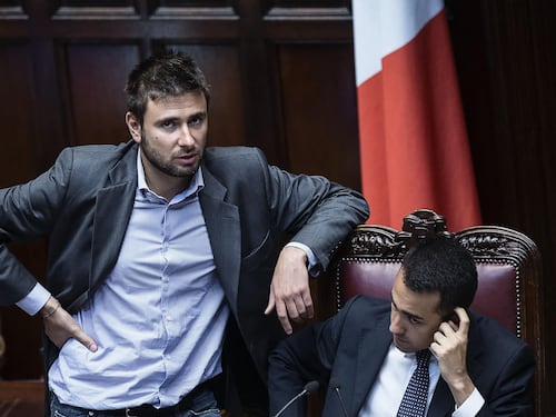 Mafia a Ostia, il post di Esposito: capoclan fan di Di Battista