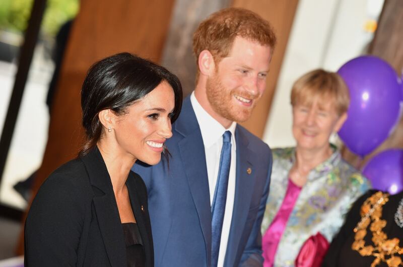 Meghan Markle e il Principe Harry tra i bimbi per beneficenza 5