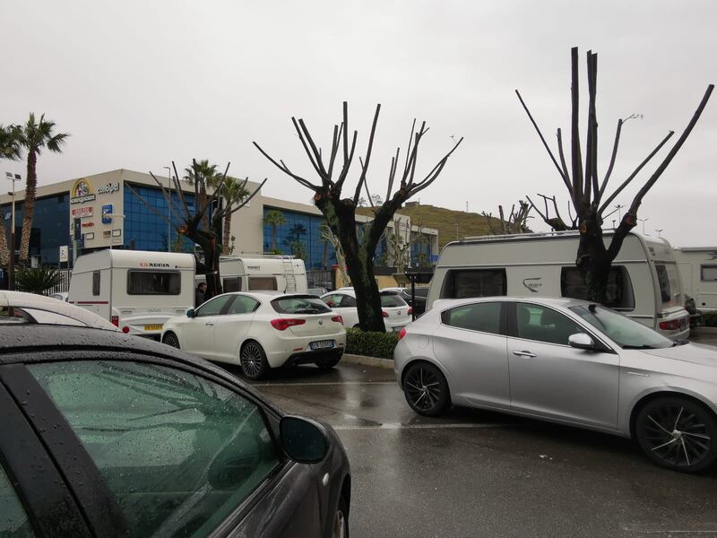 Messina, il sindaco si barrica nell'hotel 4
