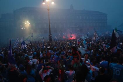 Tripudio azzurro a Napoli: le immagini più belle della festa scudetto 10