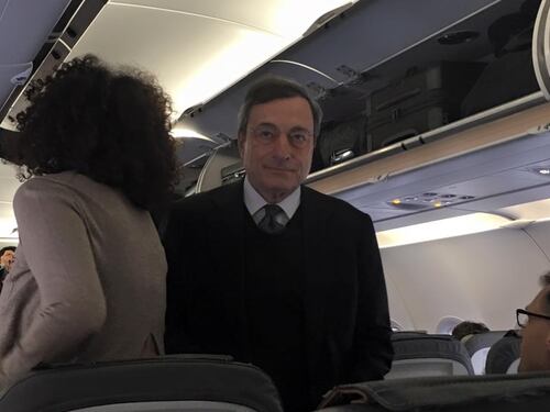 Un posto in economy: Draghi tira la cinghia?