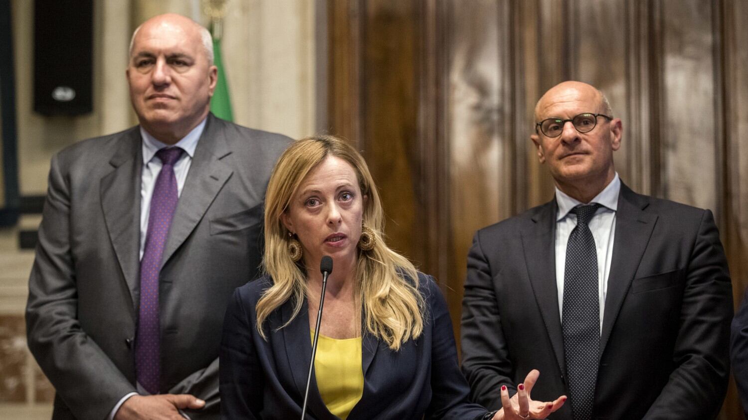 Meloni verso il governo. Ma M5S nega ipotesi ministero