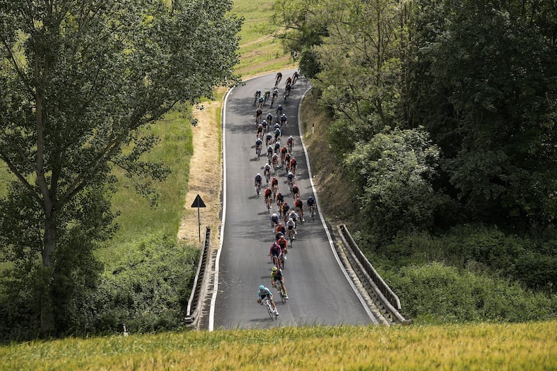 Giro 2024 tappa 12 gruppo